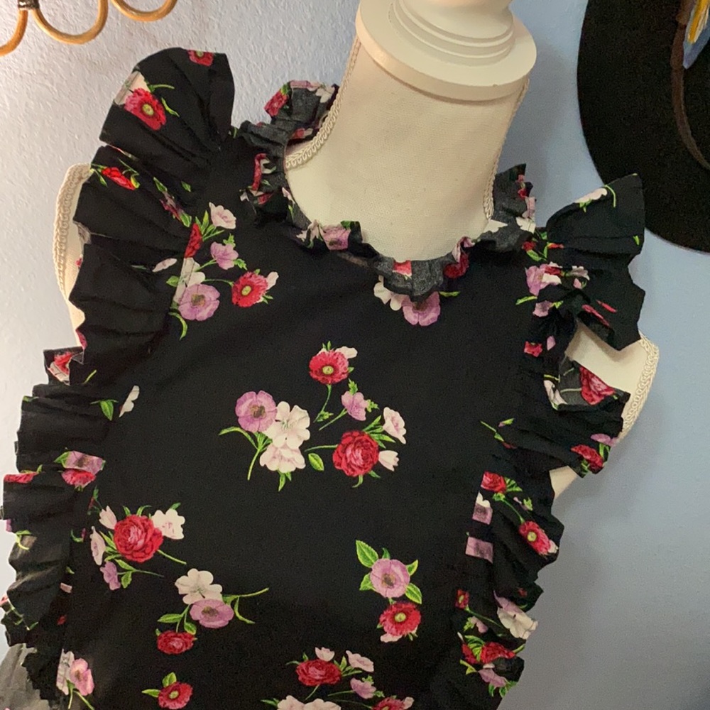 EXPRESS Black Ruffle Sleeveless Top - Floral Size Small - Picture 4 of 9